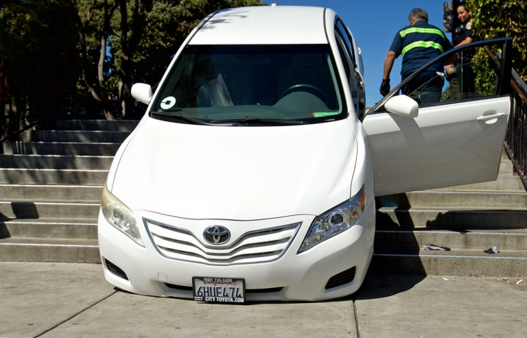 Xe Uber bị mắc kẹt vì lỗi ứng dụng chỉ đường