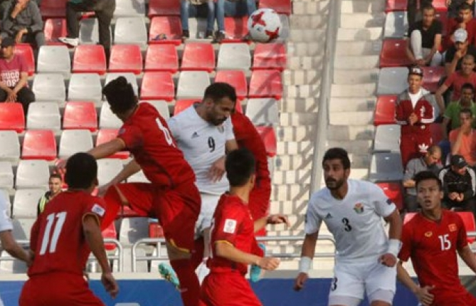 Anh Đức lập công, đội tuyển Việt Nam chia điểm trên sân Jordan