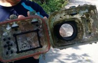 Hành trình kỳ diệu của chiếc máy ảnh giữa đại dương