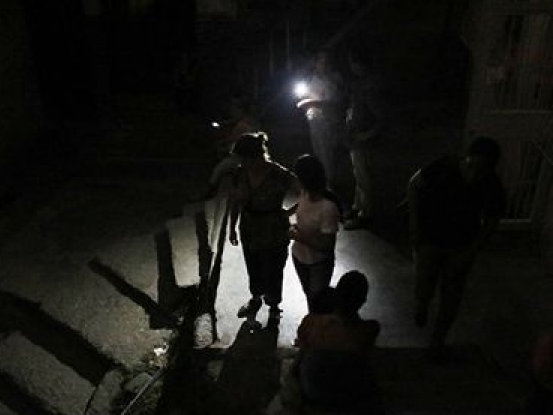 Thủ đô Venezuela lại mất điện, ông Maduro yêu cầu toàn bộ nội các từ chức