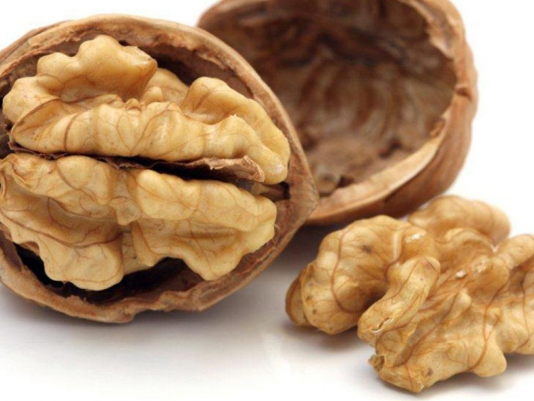 Ăn 10g quả hạch mỗi ngày tăng hoạt động não lên 60%