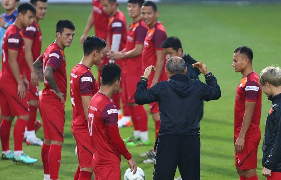 Vòng loại World Cup 2022: Lần đầu tiên HLV Park đối mặt bài toán khó về hàng phòng ngự