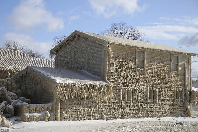 canh tuong la lam bao phu nhung ngoi nha sau tran bao tuyet