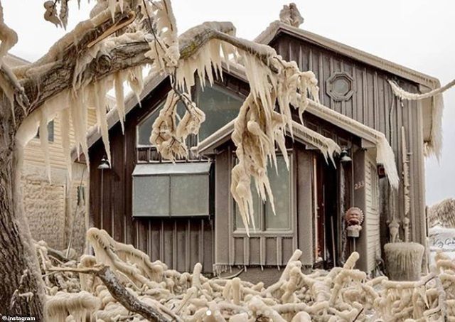 canh tuong la lam bao phu nhung ngoi nha sau tran bao tuyet