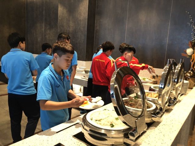 doi tuyen nu viet nam tap luyen tai australia chuan bi cho tran play off