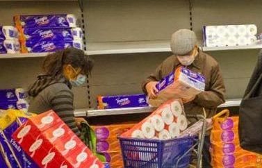 Dịch Covid-19: Chuyên gia giải thích lý do người dân nhiều nước đổ xô tích trữ giấy vệ sinh