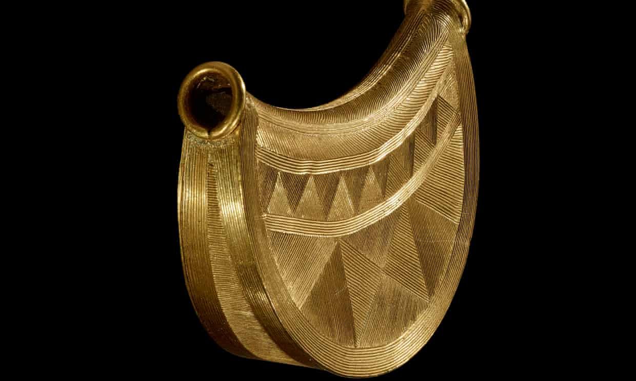 mat day chuyen bang vang rong nien dai 3000 nam tuoi co gia 75 ty dong