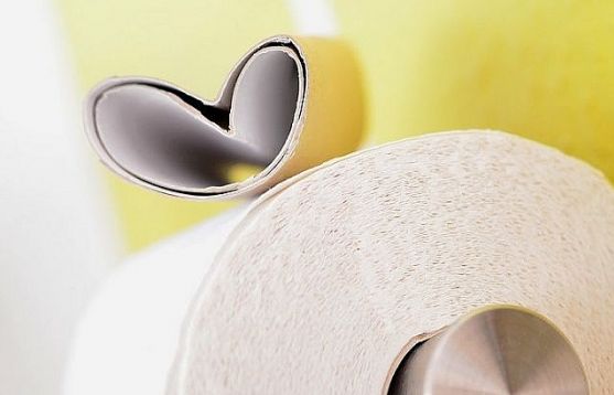 Chuyện tình lãng mạn thời virus corona: Bắt nguồn từ... cuộn giấy vệ sinh