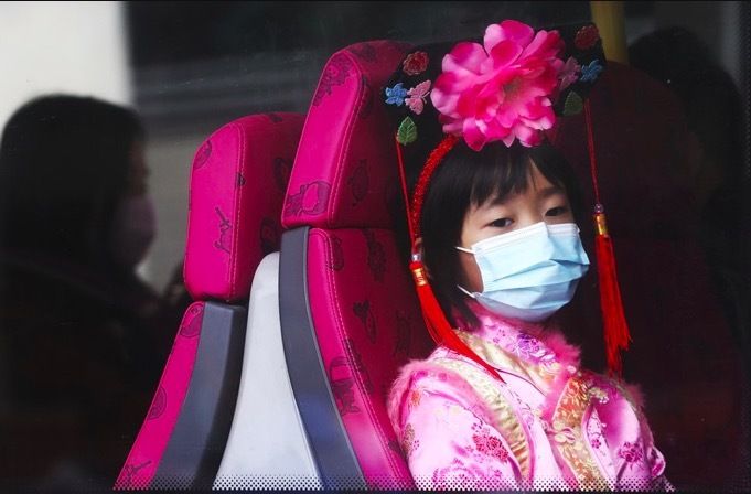 Cuộc sống người dân khắp thế giới trong thời dịch Covid-19 hinh anh cuoc song nguoi dan khap the gioi trong thoi dich covid 19