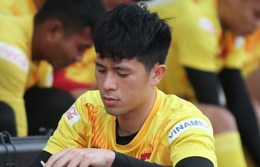 Trung vệ Đình Trọng nghỉ thêm 3 tháng vì tái phát chấn thương