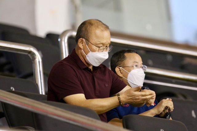 bao han khen ngoi hanh dong dep cua thay park o mua dich covid 19