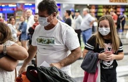 Đối mặt án tù 15 năm vì trốn cách ly đi dự tiệc, làm lây truyền Covid-19 cho 11 người