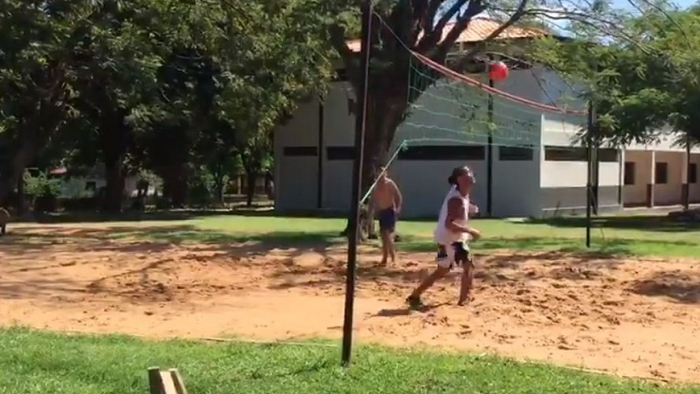 ronaldinho the hien ky nang choi piki volley trong tu