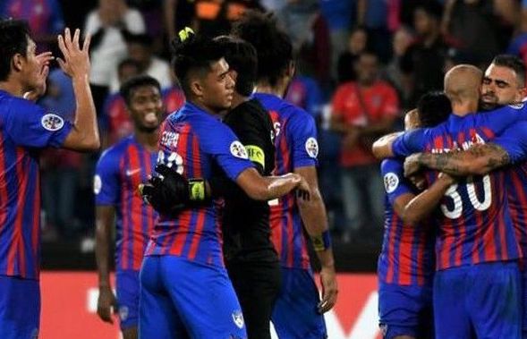 Đội bóng của Hoàng thân Malaysia giảm 1/3 lương vì Covid-19