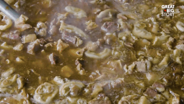 Nhà hàng Thái Lan phục vụ khách món bò hầm đun suốt gần 50 năm Nhà hàng Thái Lan phục vụ khách món bò hầm đun suốt gần 50 năm