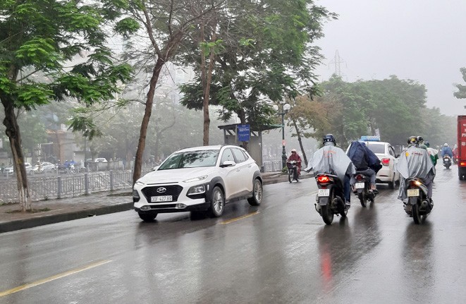 Dự báo thời tiết đêm nay và ngày mai (8-9/3): Bắc Bộ đêm và sáng sớm trời rét, sương mù, mưa nhỏ; Nam Bộ tiếp tục nắng nóng, đêm không mưa