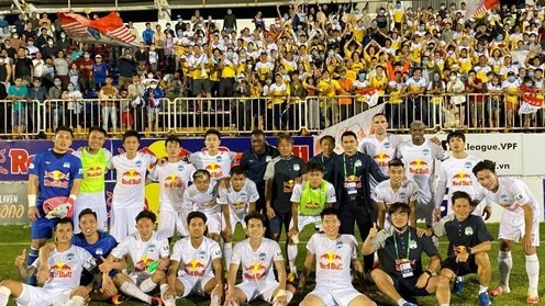 HLV Kiatisak tiết lộ bí quyết chiến thắng với Công Phượng, Văn Toàn