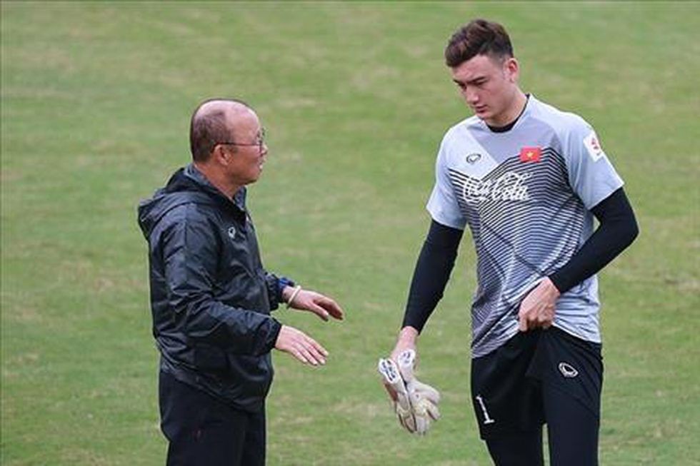 HLV Park Hang Seo 'bắn' tin vui tới thủ môn Đặng Văn Lâm