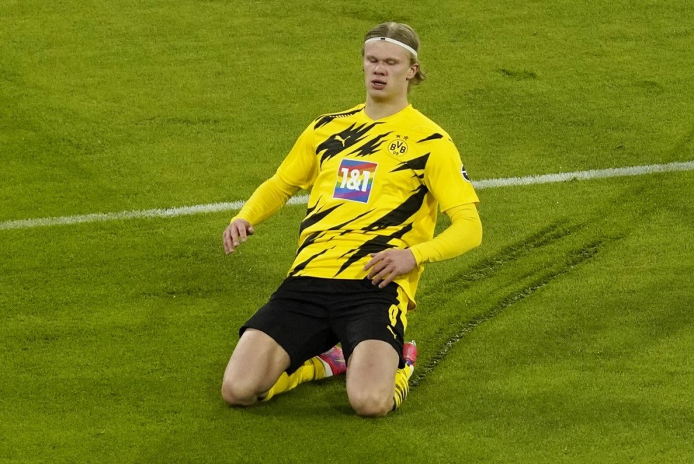 MU quyết tâm chiêu mộ 'Bruno Fernandes mới'; để có tiền chiêu mộ Erling Haaland, Barca tính bán 5 ngôi sao