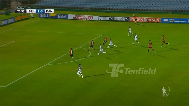 Tài năng trẻ Uruguay vượt kỷ lục của Pele là cầu thủ lập hat-trick trẻ nhất trong lịch sử bóng đá thế giới Tài năng trẻ Uruguay vượt kỷ lục của Pele là cầu thủ lập hat-trick trẻ nhất trong lịch sử bóng đá thế giới