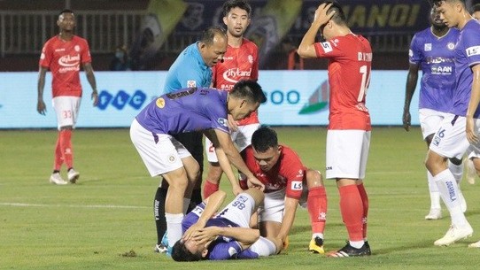 Treo giò Ngô Hoàng Thịnh đến hết năm 2021, nộp phạt 40 triệu đồng; Hùng Dũng có thể kịp trở lại AFF Cup