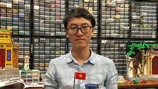 Chàng trai người Việt xếp lego tái hiện cảnh làng quê, đình chùa Việt Nam lên báo Anh