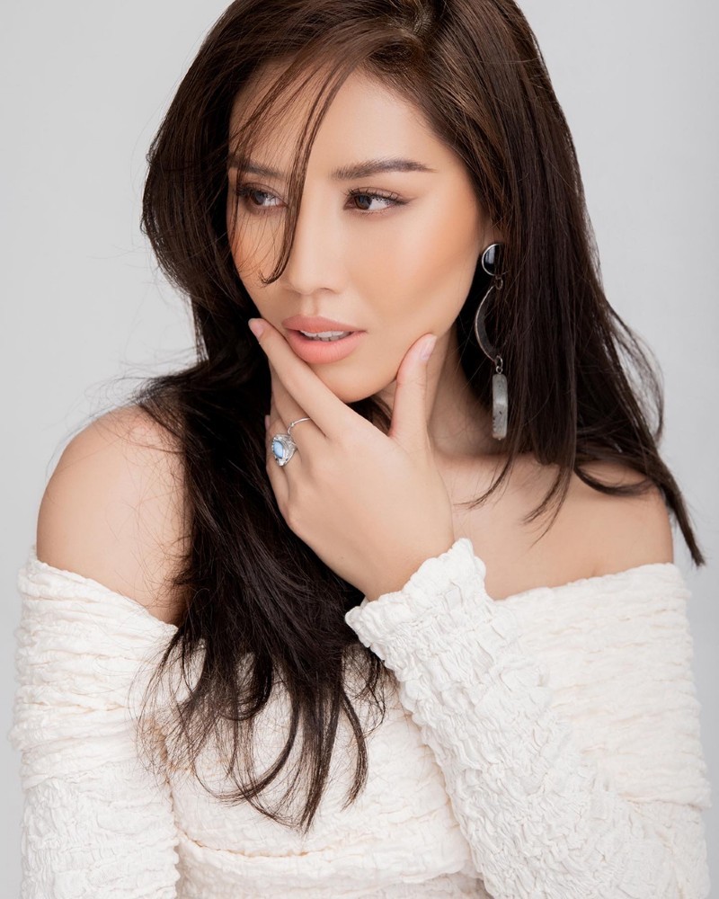 Sau vài năm vắng bóng, Nguyễn Thị Loan tái xuất với nhân vật Lan Thỏ trong phim 'Bão ngầm'. Cô nỗ lực để khán giả không quên mình và xây dựng hình ảnh trong vai trò diễn viên.