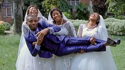 Congo: Ba chị em sinh 3 cùng cầu hôn và làm đám cưới với 1 người đàn ông