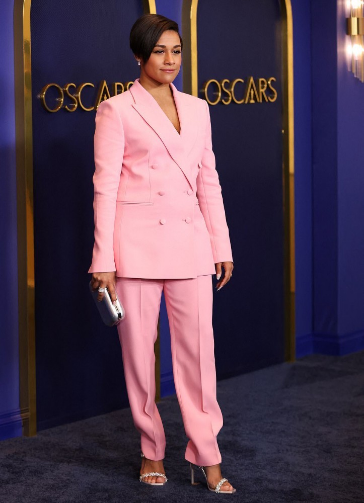 Ariana DeBose - ngôi sao được vinh danh trong hạng mục Nữ diễn viên phụ xuất sắc với phim 'West Side Story' của đạo diễn Steven Spielberg.