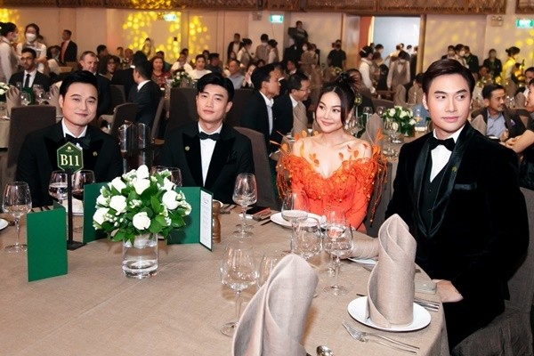 Siêu mẫu Thanh Hằng rực rỡ bên MC Kỳ Duyên và nam diễn viên Quốc Trường