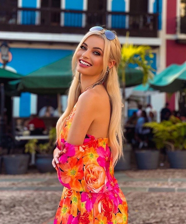 Vẻ đẹp ngọt ngào của tân Hoa hậu Thế giới 2021