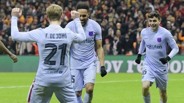 Barca vào tứ kết Europa League, HLV Xavi vẫn thận trọng trước Real Madrid