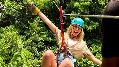 Hoa hậu Thế giới Karolina Bielawska đam mê du lịch khám phá