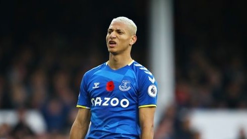 Chuyển nhượng cầu thủ Man Utd: Inter Milan mời Cavani; Rangnick cần Richarlison; Ronaldo ra điều kiện ở lại