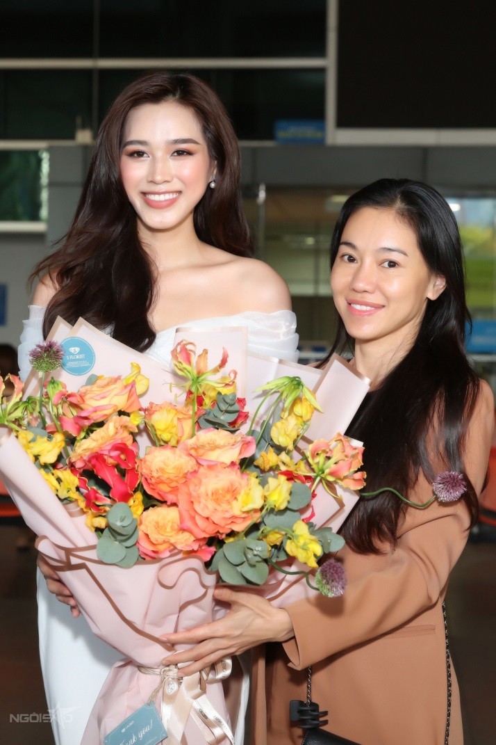 Miss World 2021: Hoa hậu Đỗ Thị Hà rạng rỡ ngày trở về