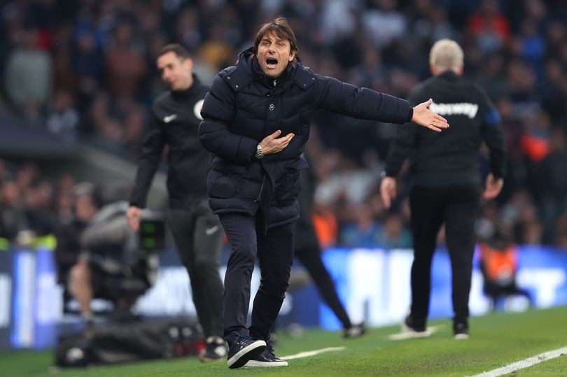 Chuyển nhượng cầu thủ: Man City tăng lương Rodri; Xavi muốn có Salah; MU nên chọn HLV Conte