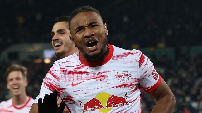 Chuyển nhượng cầu thủ: Gnabry yêu thích Real Madrid; Juventus tìm hiểu Nahuel Molina; Rangnick đưa Nkunku về MU