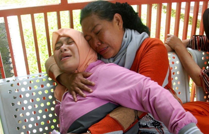 Hơn 60 người Indonesia thiệt mạng vì ngộ độc rượu giả