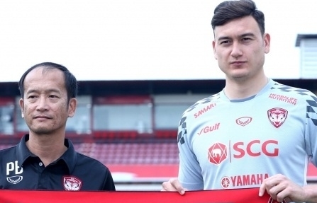 HLV Muangthong từ chức, Đặng Văn Lâm vực lại tinh thần đội bóng