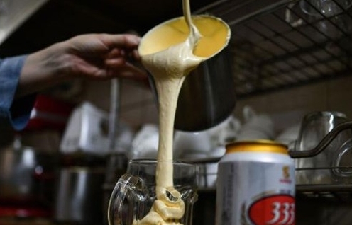 Bia trứng độc đáo của Hà Nội lên sóng truyền thông quốc tế