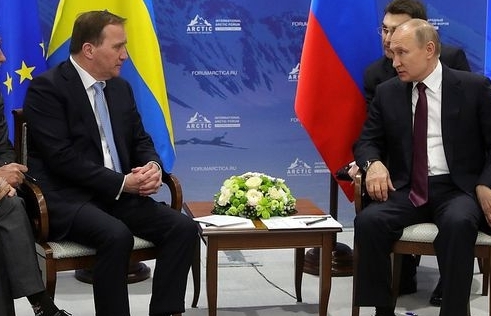 Ông Putin hài hước nói phiên dịch viên "ma ranh" khi tự ý sửa lời