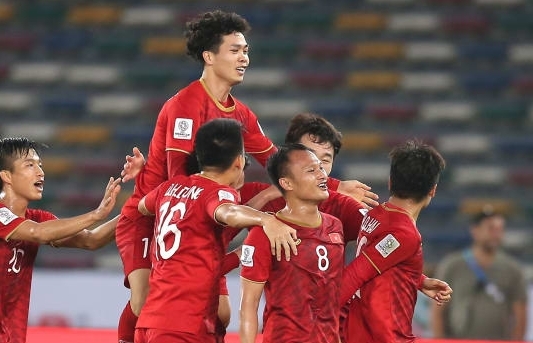 Cổ động viên muốn gọi lại Công Phượng và Xuân Trường, bầu Đức lên tiếng