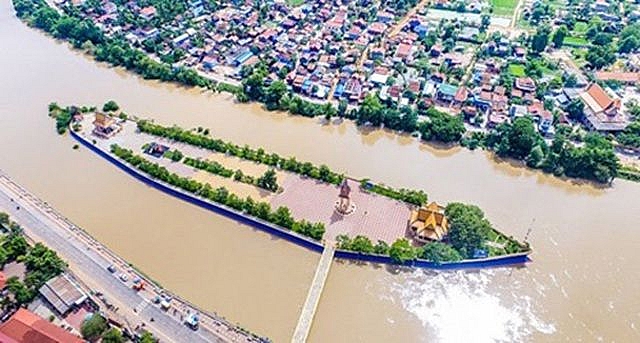 campuchia phat hien tuong phat nam 6 met tai chan doi kangva