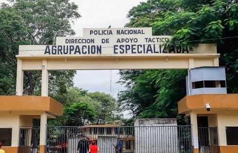 Ronaldinho gửi thông điệp trấn an gia đình bạn tù