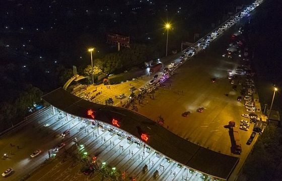 Dịch Covid-19: Hình ảnh Vũ Hán ngày đầu dỡ bỏ lệnh phong tỏa