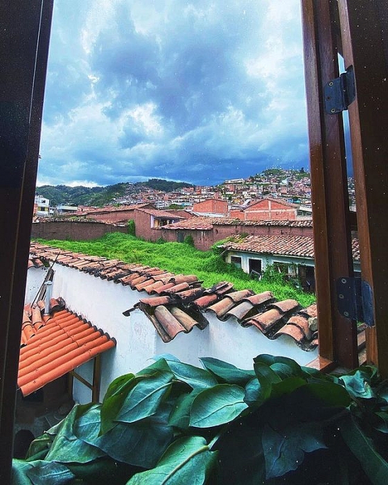 dich covid 19 du lich qua khung cua so