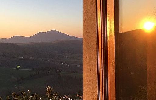 Dịch Covid-19: Du lịch qua... khung cửa sổ