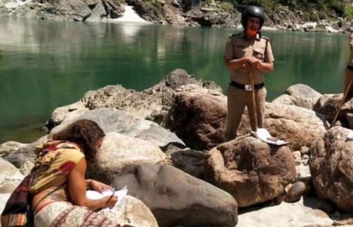 Chép phạt bản kiểm điểm xin lỗi 500 lần vì trốn cách ly đi chơi