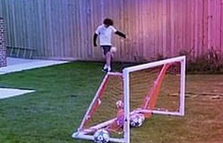 Thưởng lãm sao Arsenal trình diễn kỹ năng bấm bóng vào lưới điệu nghệ