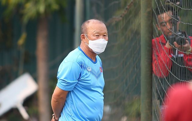 dich covid 19 vff giam luong nhan vien khong giam luong hlv park hang seo